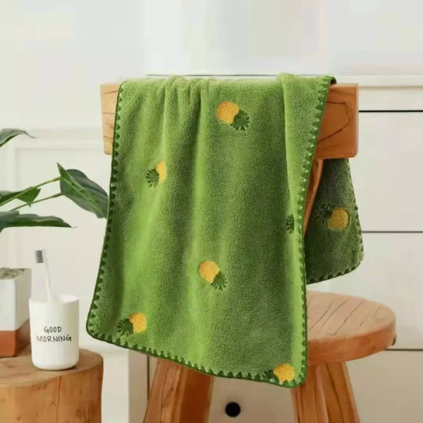 Cozy Charm Kitchen Towel Green